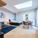 Central City Escape Modern Studio Near Everything